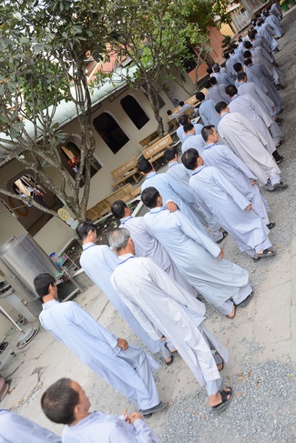 “HOW TO TAKE THE RIGHT PRAYING IN BUDDHISM” Dharma Talk in the 89th Seven-Day Retreat